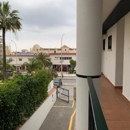 Apartamento En La Carihuela Cerca Playa *