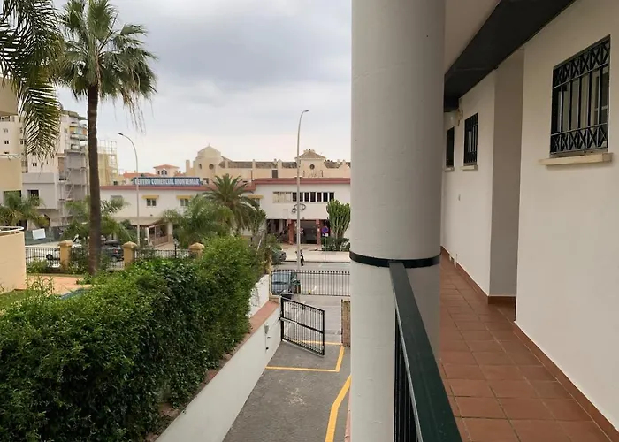 Apartamento En La Carihuela Cerca Playa *