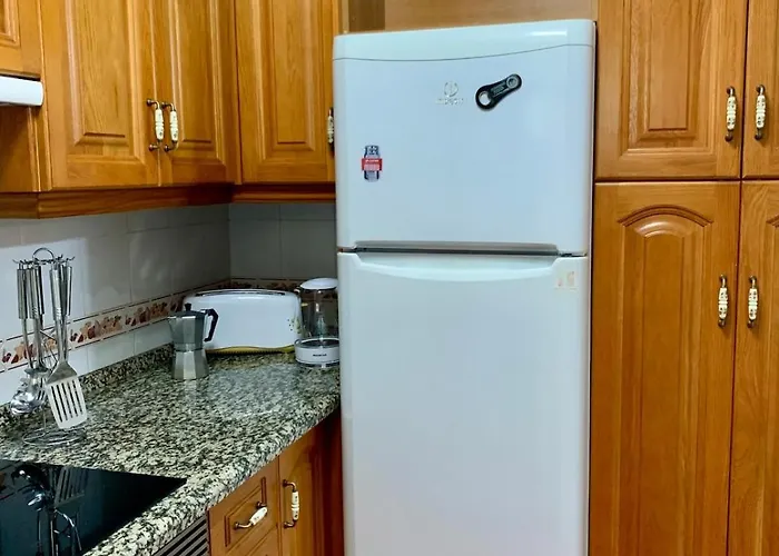 Apartamento En La Carihuela Cerca Playa *